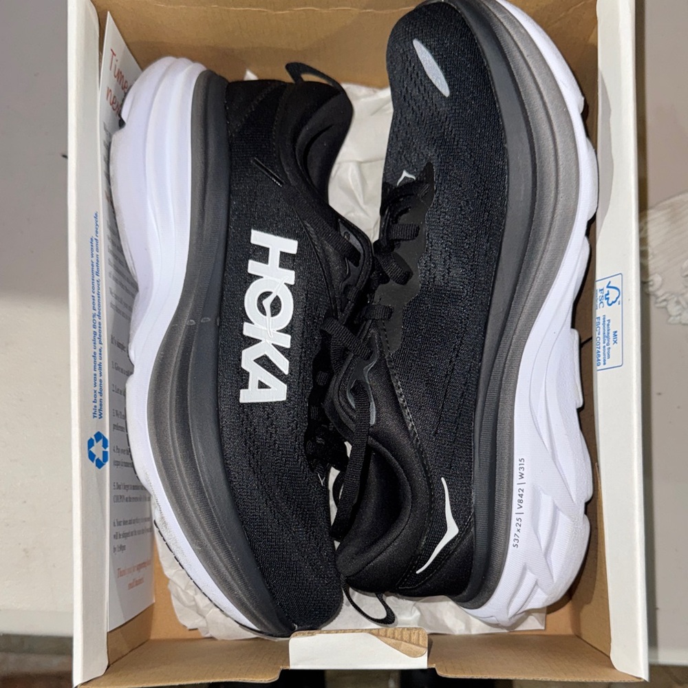HOKA M BONDI 8